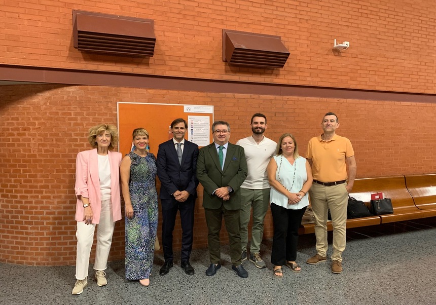 Foto de grupo de los participantes en el seminario